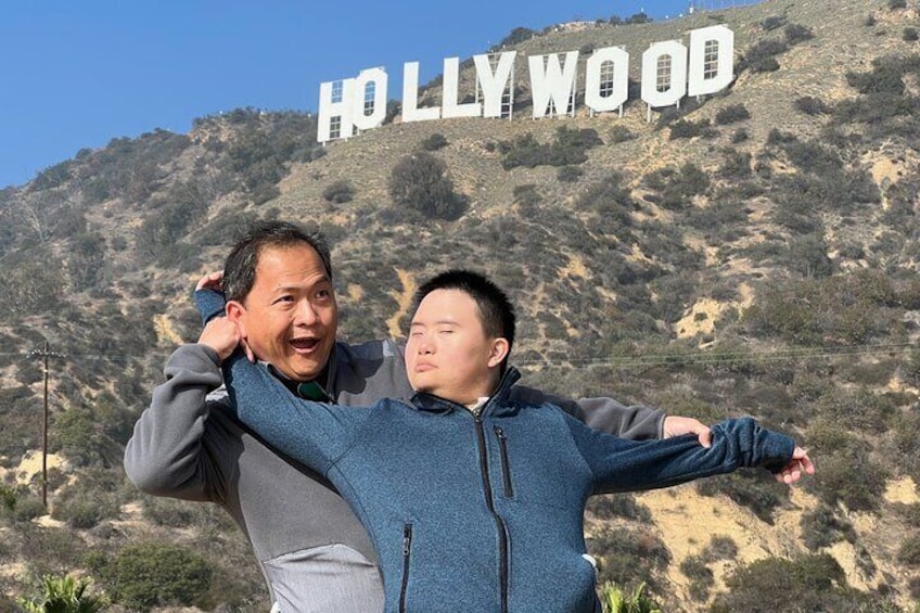 The Official Hollywood Sign Walking Tour in Los Angeles--FREE WATERS and PHOTOS