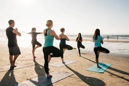 Yoga in spiaggia a San Diego