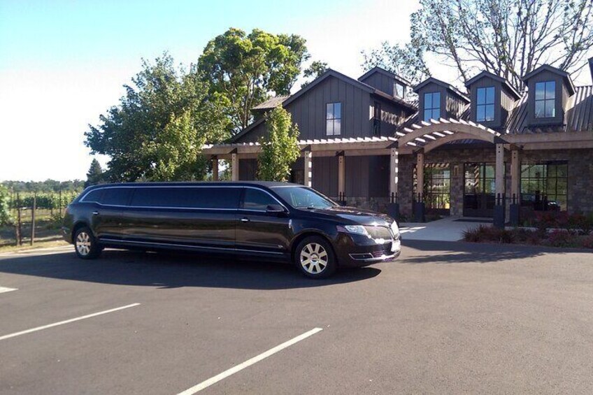 6-Hour Private Napa Limousine Wine Tour (Style & Wine)