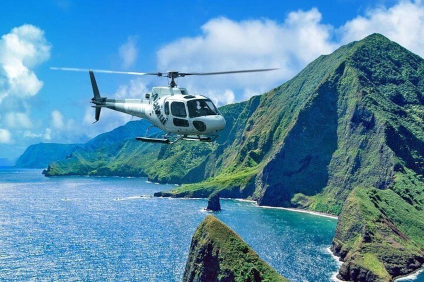 West Maui and Molokai Exclusive 45-Minute Helicopter Tour