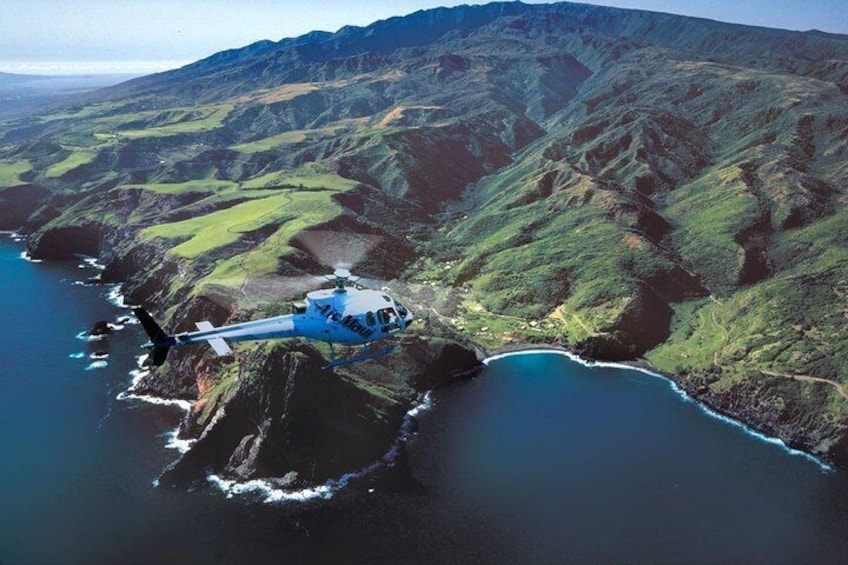 West Maui and Molokai Exclusive 45-Minute Helicopter Tour