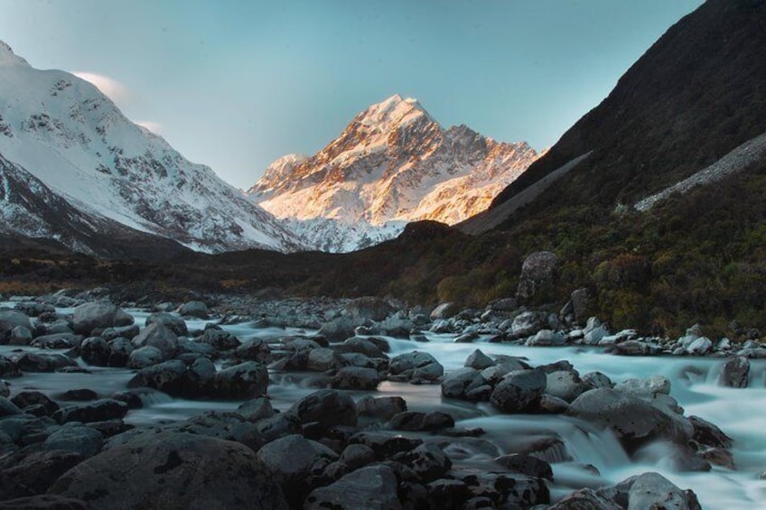 Mount Cook Private Day Tour via Lake Tekapo including Lunch