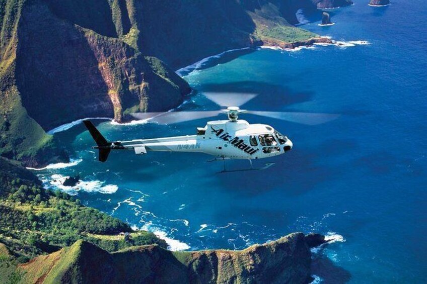 West Maui and Molokai 60-minute Helicopter Tour