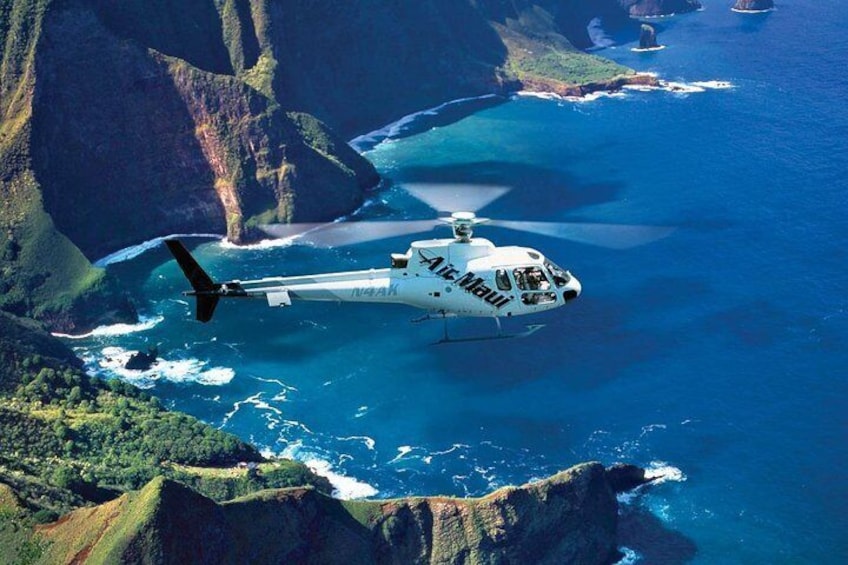 West Maui and Molokai 60-Minute Helicopter Tour