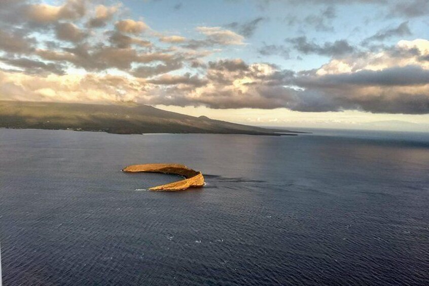 5 Island Maui County -Private- Discovery Flight, for up to 3 people: See it All!
