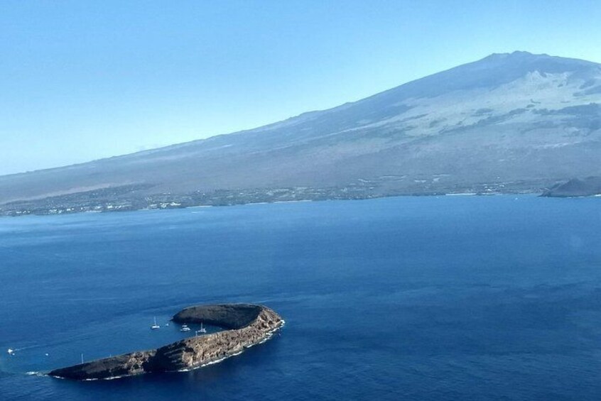 5 Island Maui County -Private- Discovery Flight, for up to 3 people: See it All!
