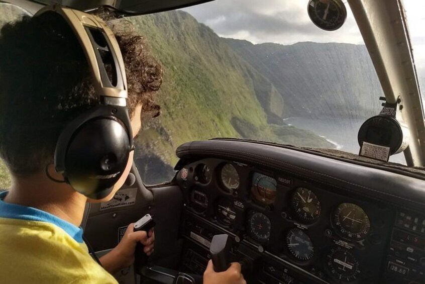 Majestic Molokai Sea Cliffs -Private- Discovery Flight for up to 3 people