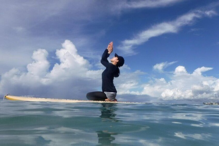 Paddleboard Yoga Class in Honolulu