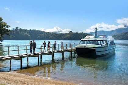 Queen Charlotte Sound Post Boat Cruise