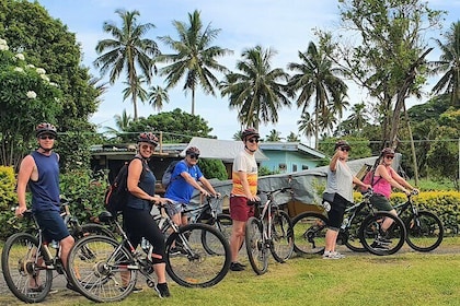 'Explore' Rarotonga Guided Bike Tour with Lunch and Swim