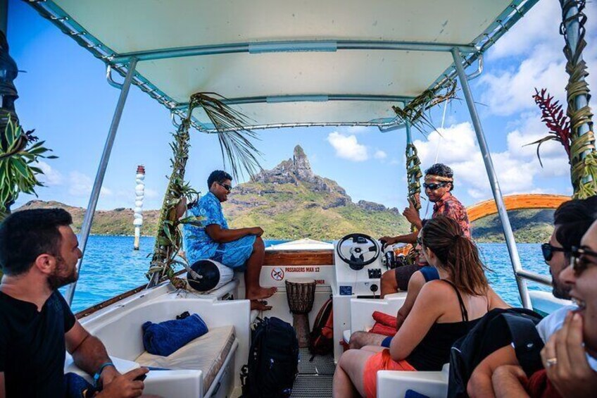 Bora Bora Combo Tour: Lagoon Cruise and 4WD Tour Including Snorkeling