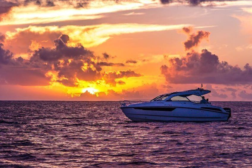 Private sunset cruise in Bora Bora
