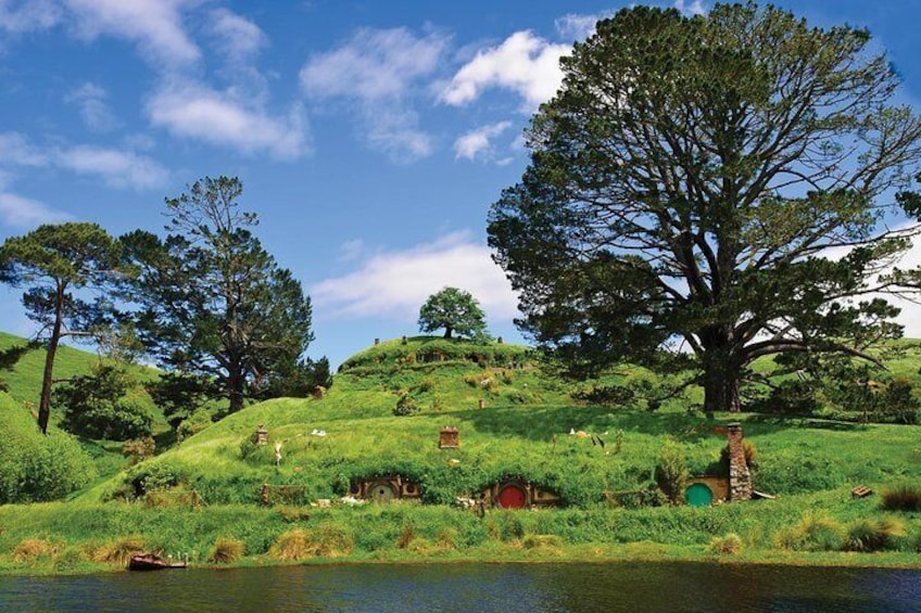 Hobbiton Movie Set Tour with lunch from Auckland