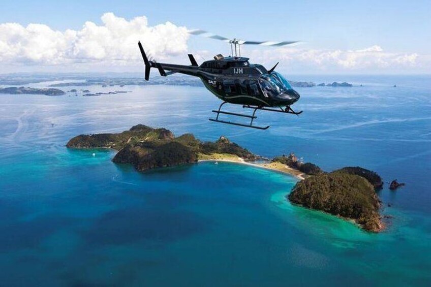 Bay of Islands and Hole in the Rock Scenic Helicopter Tour
