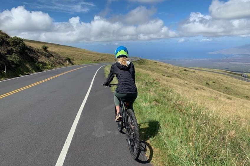 Maui Sunriders Bike Co. 20 Years Providing Self-Guided Haleakala Downhill Bike Tours! Over 1000+ 5 star reviews! Maui's Best & Longest Ride over any operator, from the mountain to the sea.