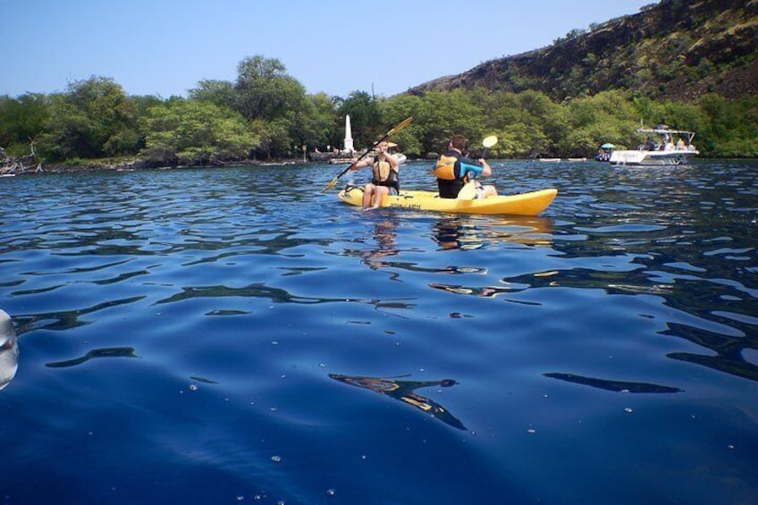 Kayaking at Captain Cook Monument