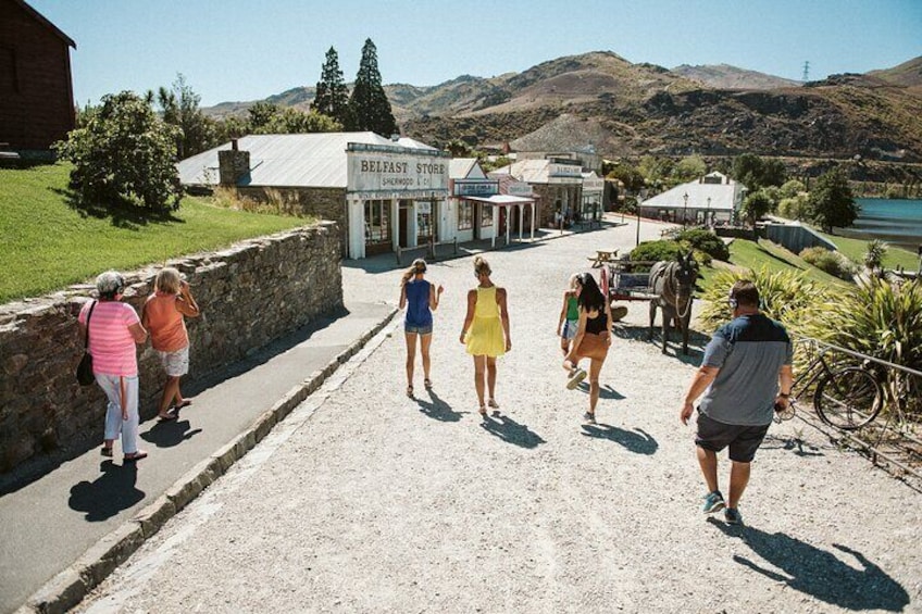 Take in one of our short walks onboard our tour through Central Otago
