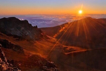 Maui-PRIVATE-Air Tour: Volcano Crater & Haleakala Lava! (2-5 Max)