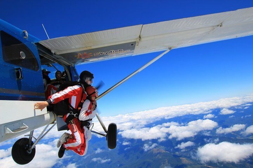 13,000ft Skydive over Abel Tasman with NZ's Most Epic Scenery