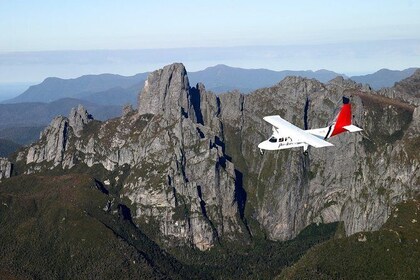 Southwest Tasmania Wilderness Experience: Fly Cruise and Walk Including Lun...