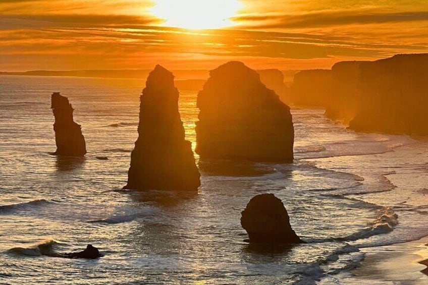 Full-Day Great Ocean Road and 12 Apostles Sunset Tour from Melbourne