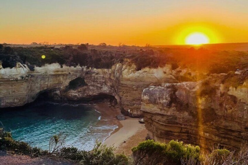 Full-Day Great Ocean Road and 12 Apostles Sunset Tour from Melbourne