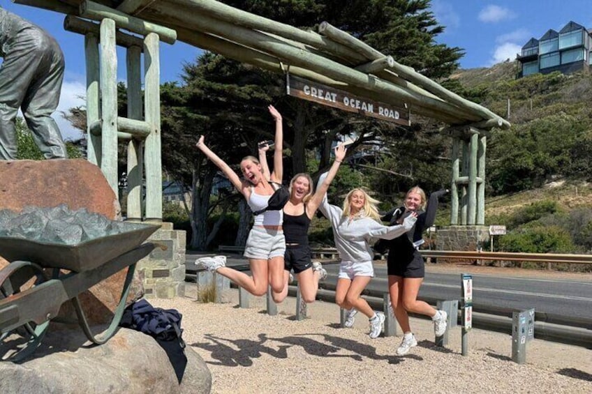 Full-Day Great Ocean Road and 12 Apostles Sunset Tour from Melbourne