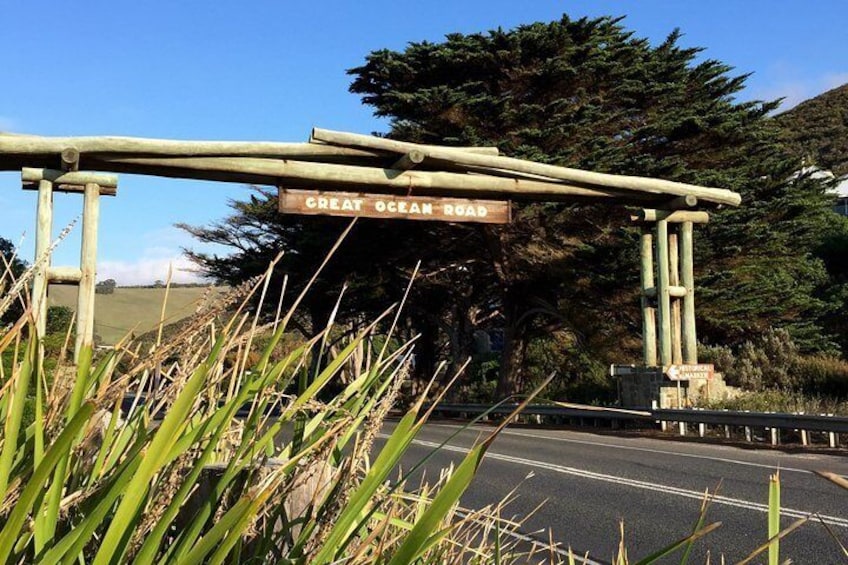 Memorial Arch on the Great Ocean Road