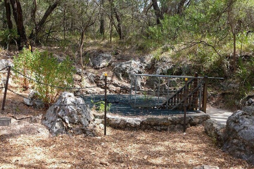 Ngilgi Cave Semi-guided Tour
