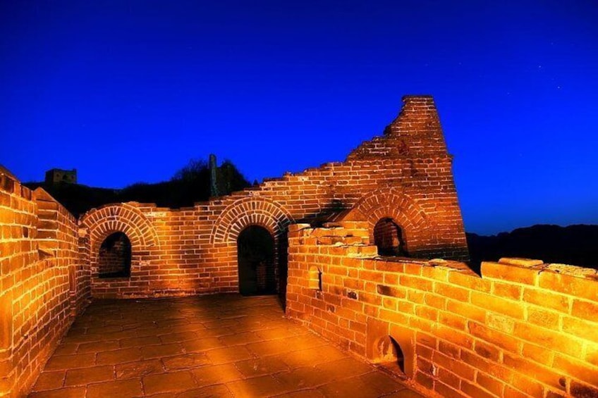 Private Evening Tour to Simatai Great Wall and Gubei Water Town