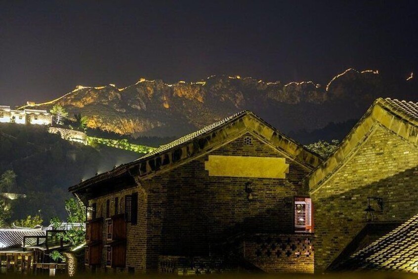 Private Evening Tour to Simatai Great Wall and Gubei Water Town
