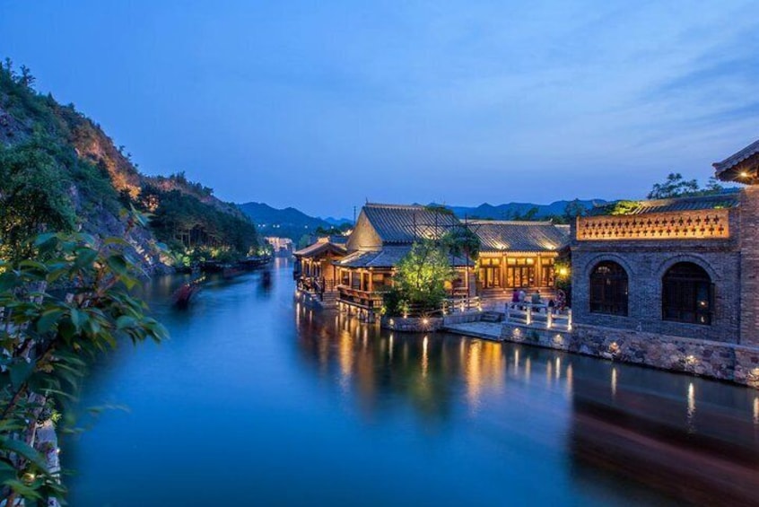 Private Evening Tour to Simatai Great Wall and Gubei Water Town