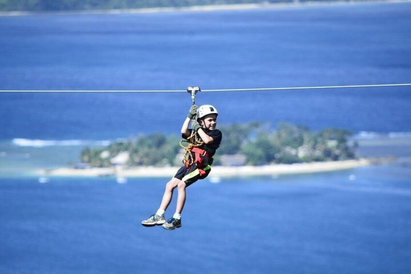 Amazing views over Mele Bay and Hideway Island
