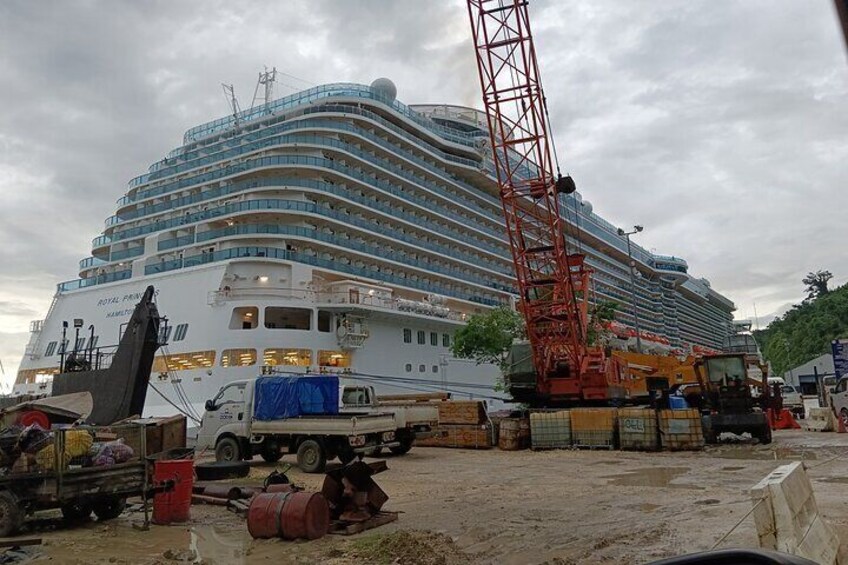 Cruise ship berthing in Port Vila