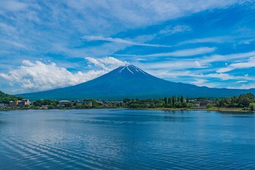 Tokyo: Mt. Fuji, Oshino Hakkai and Gotemba Outlets 1Day Bus Tour