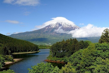Tokyo: quinta stazione del Monte Fuji, lago Kawaguchi e outlet Gotemba