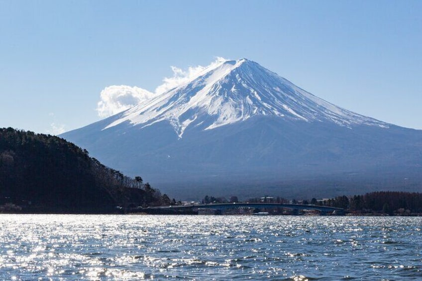 Tokyo: Mt. Fuji, Oshino Hakkai and Gotemba Outlets 1Day Bus Tour