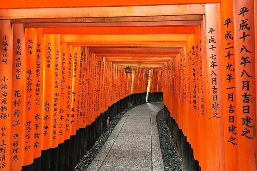 A rare empty corner at Fushimi Inari!