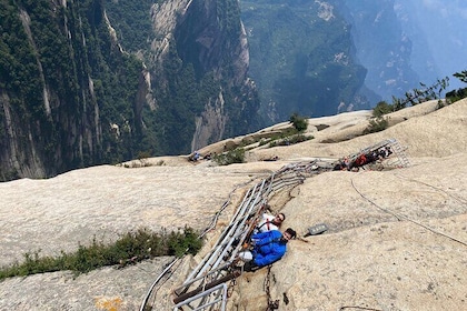 Private Day Tour of Mountain Huashan from Xi'an