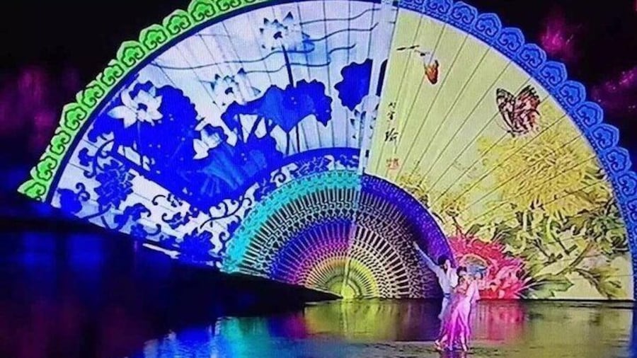 All Inclusive Night Tour with Impression West Lake Show VIP Ticket and Dinner
