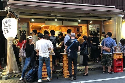 Private Tokyo food scene 6 hour experience: Depatika, street food, izakaya