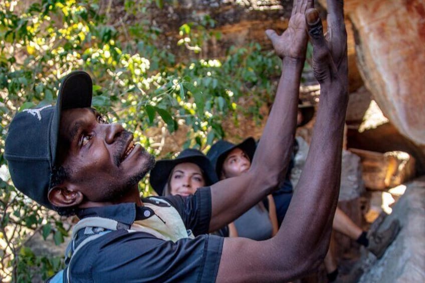 Friendly aboriginal guides