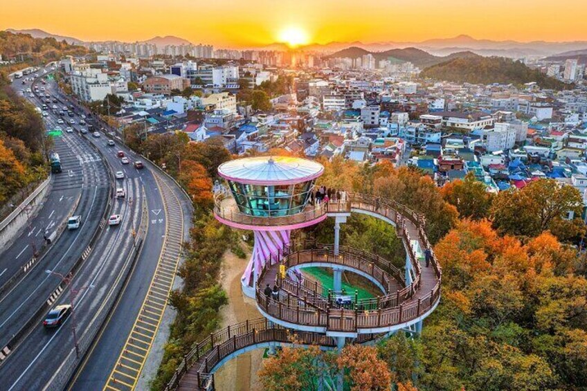 7. Apsan Haeneomi Observatory bus stop : Next to the bus stop across the street from Apsan Laundry Park