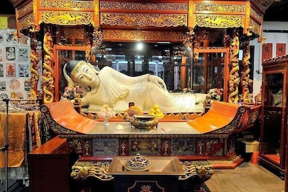 Private/Small Group Half Day in Old Shanghai include jade Buddha temple