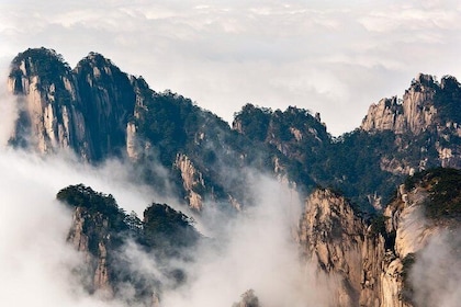 2-Day Huangshan Mountain Sunset Climb & Sunrise Camp Guided Tour from Hangz...
