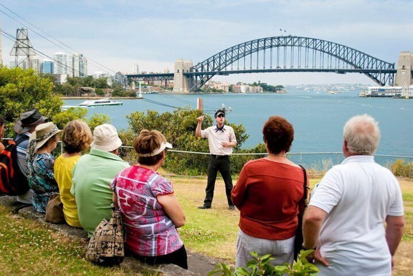 Convicts & Castles: Goat Island Walking Tour Including Sydney Harbour Cruise