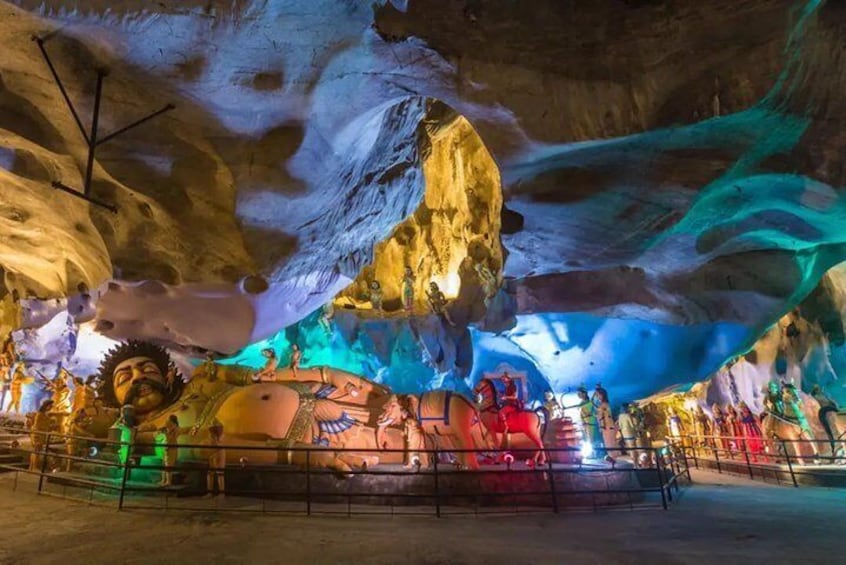 Genting Highlands with Batu Caves Day Tour Sharing Basis