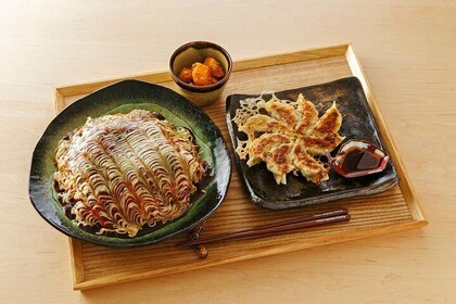 自家製のお好み焼きと餃子、地元スーパーマー巡り