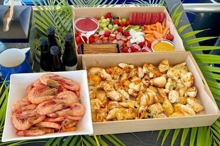 Grazing platter & fresh local prawns