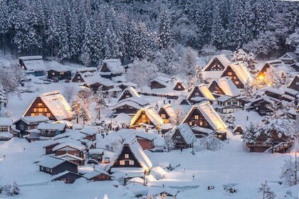 Private Tour of Shirakawago and Gokayama from Kanazawa